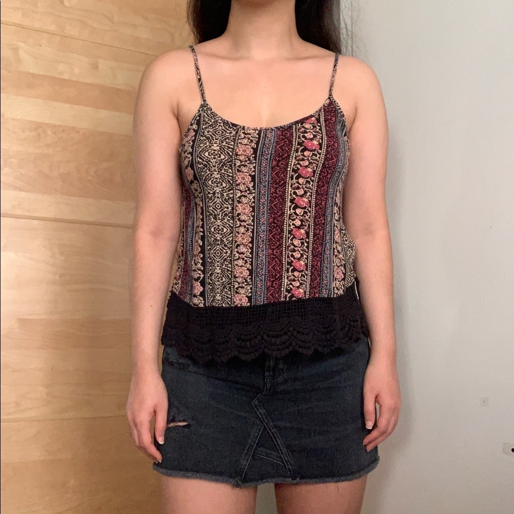 Floral Printed Lace Tank Top - Picture 4 of 12